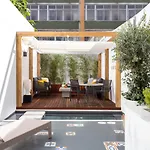 Stupendo- Two Rooms, Patio With Refreshing Pond-center-air Conditioning * Лиссабон