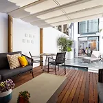 Stupendo- Two Rooms, Patio With Refreshing Pond-center-air Conditioning * Лиссабон