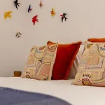 Stupendo- Two Rooms, Patio With Refreshing Pond-center-air Conditioning * Лиссабон