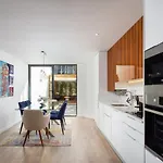 Stupendo- Two Rooms, Patio With Refreshing Pond-center-air Conditioning Апартаменты *