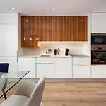 Апартаменты Stupendo- Two Rooms, Patio With Refreshing Pond-center-air Conditioning *