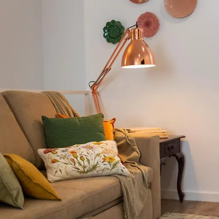 Stupendo- Two Rooms, Patio With Refreshing Pond-center-air Conditioning * リスボン