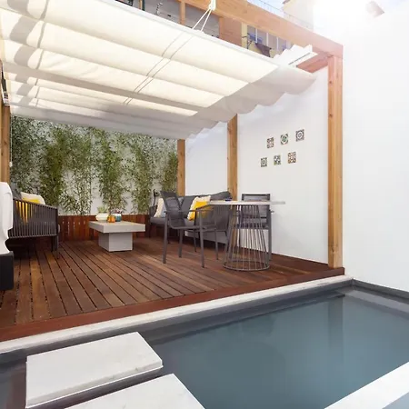 Stupendo- Two Rooms, Patio With Refreshing Pond-center-air Conditioning-free Park *