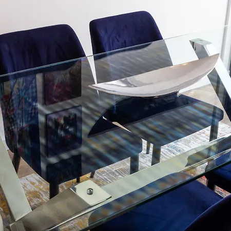 Apartment Stupendo- Two Rooms, Patio With Refreshing Pond-center-air Conditioning *