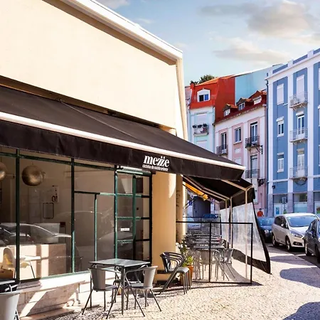 Stupendo- Two Rooms, Patio With Refreshing Pond-center-air Conditioning