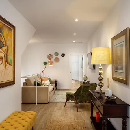 Lejlighed Stupendo- Two Rooms, Patio With Refreshing Pond-center-air Conditioning *