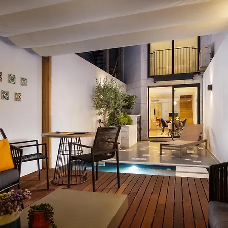 Lejlighed Stupendo- Two Rooms, Patio With Refreshing Pond-center-air Conditioning