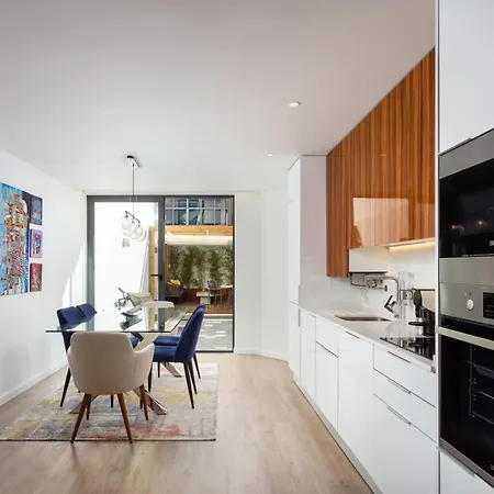 Stupendo- Two Rooms, Patio With Refreshing Pond-center-air Conditioning Lejlighed *