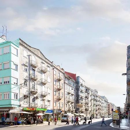 Stupendo- Two Rooms, Patio With Refreshing Pond-center-air Conditioning Lejlighed Lisboa