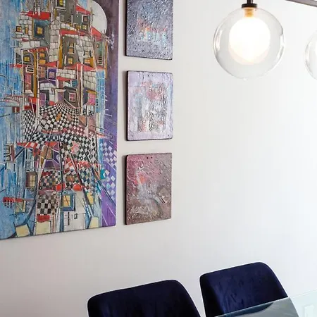 Stupendo- Two Rooms, Patio With Refreshing Pond-center-air Conditioning * ליסבון